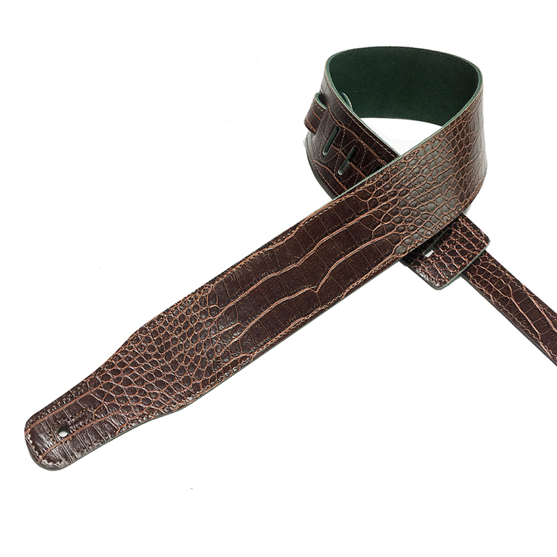 détails sangle guitare en cuir brun foncé imitation croco