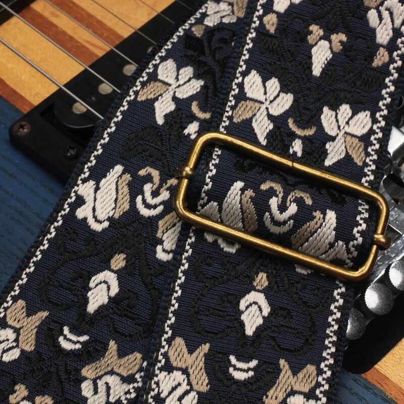 Dettagli della Cinghia per Chitarra Vintage con Fioritura Barocca
