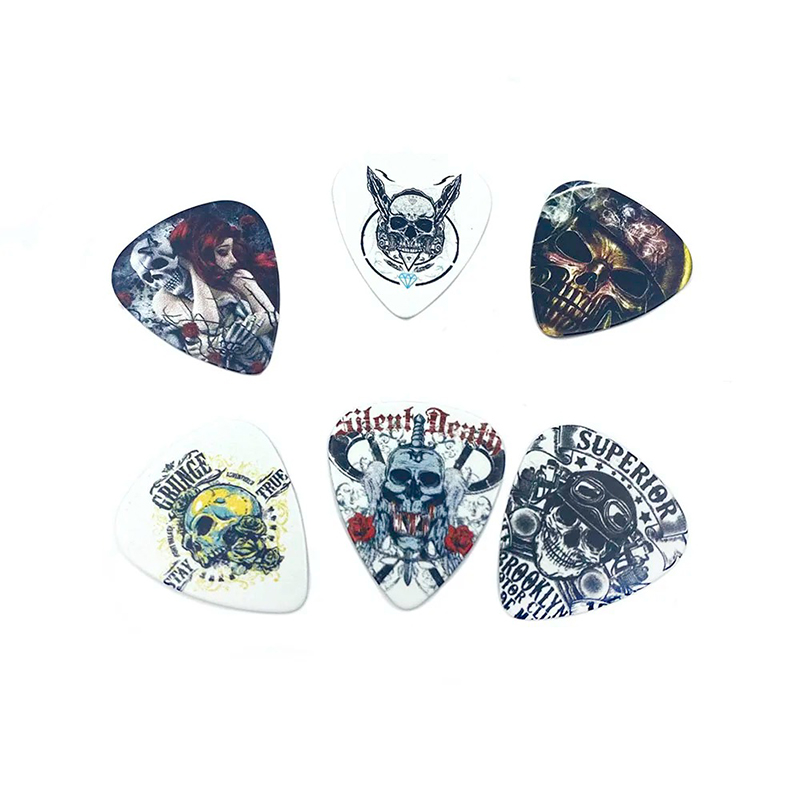 esempi di plettri dalla scatola di metallo con un set di 12 plettri con motivi Death Metal