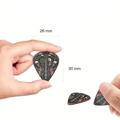 Dimensioni del Set di 6 Plettri Testa di Morto Hard Rock in 3 taglie con Porta Plettri incluso