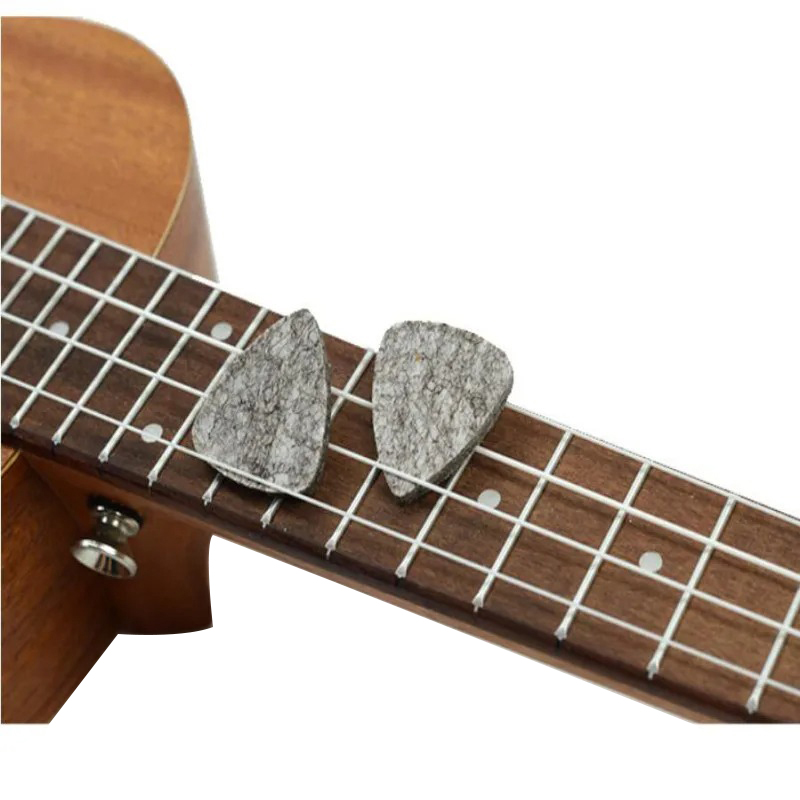 Set di 5 plettri colorati in feltro morbido per Ukulele di colore grigio