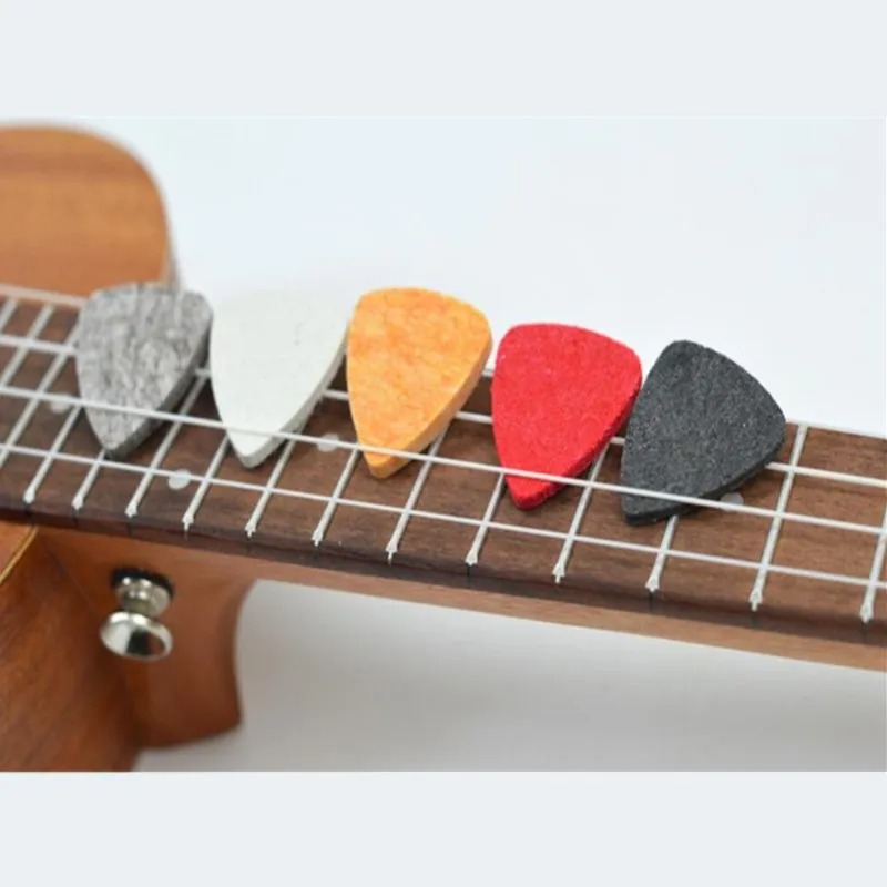 Set di 4 plettri colorati in feltro morbido per Ukulele