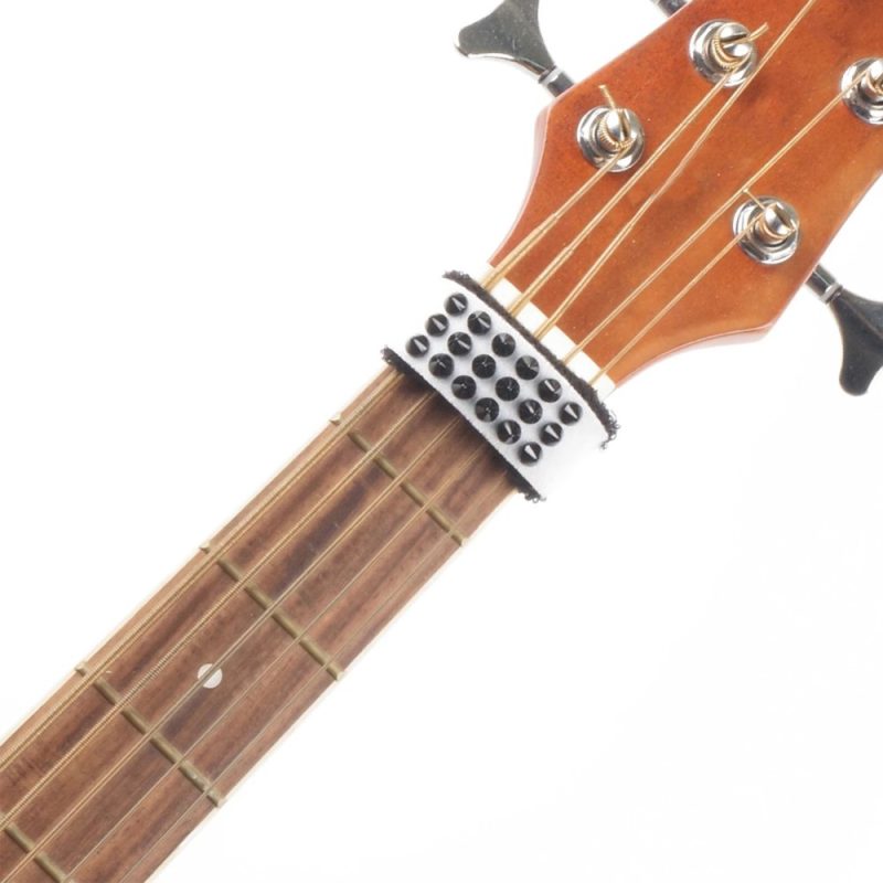Utilizzo del FretWrap Punk Rock con Borchie - Smorzatore per Corde per Chitarra e Basso nei Colori