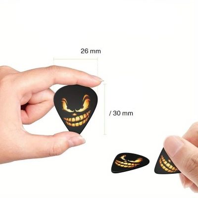 Dimensioni del Set di 6 Plettri Sorriso Malizioso del Crepuscolo con custodia inclusa