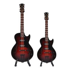 Vista dettagliata della chitarra in miniatura 'Red Velvet Jazz