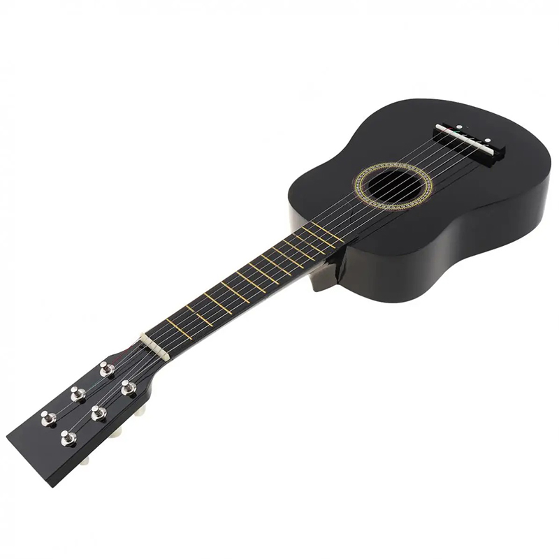 Panoramica di una chitarra classica per bambini in legno di tiglio di colore nero