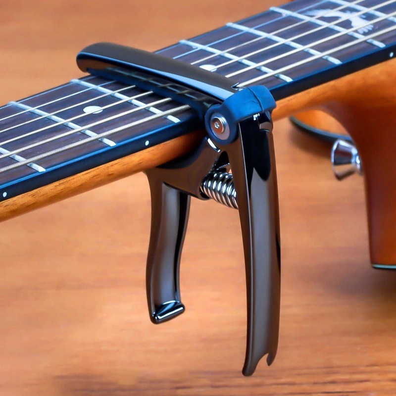Capotasto per Chitarra a Molla - Metallo Ultra Resistente Stile Classico Colore Nero