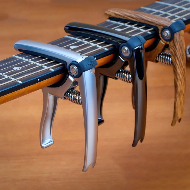 Capotasto Chitarra a Molla - Metallo Ultra Resistente Stile Classico