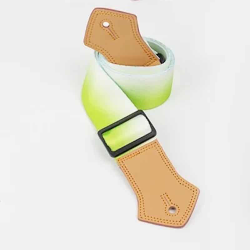 Dettagli della cinghia della chitarra vintage in sfumatura di verde lime