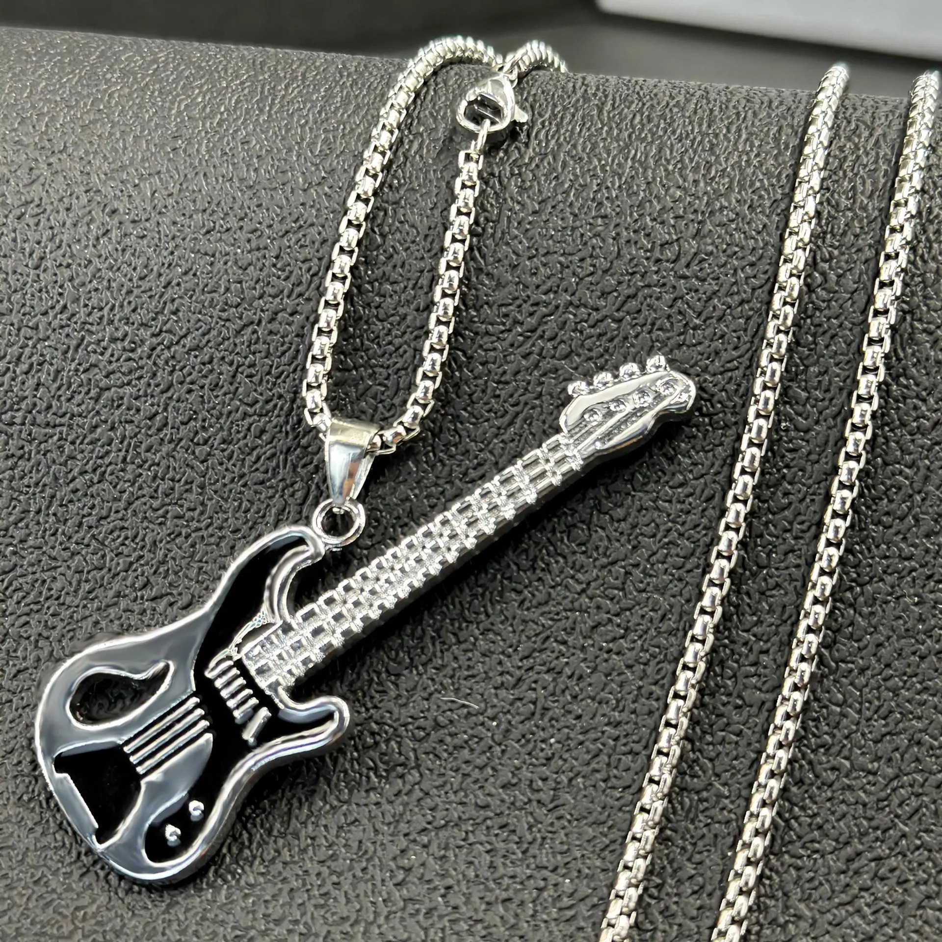 Magnifico Collana Chitarra Shred