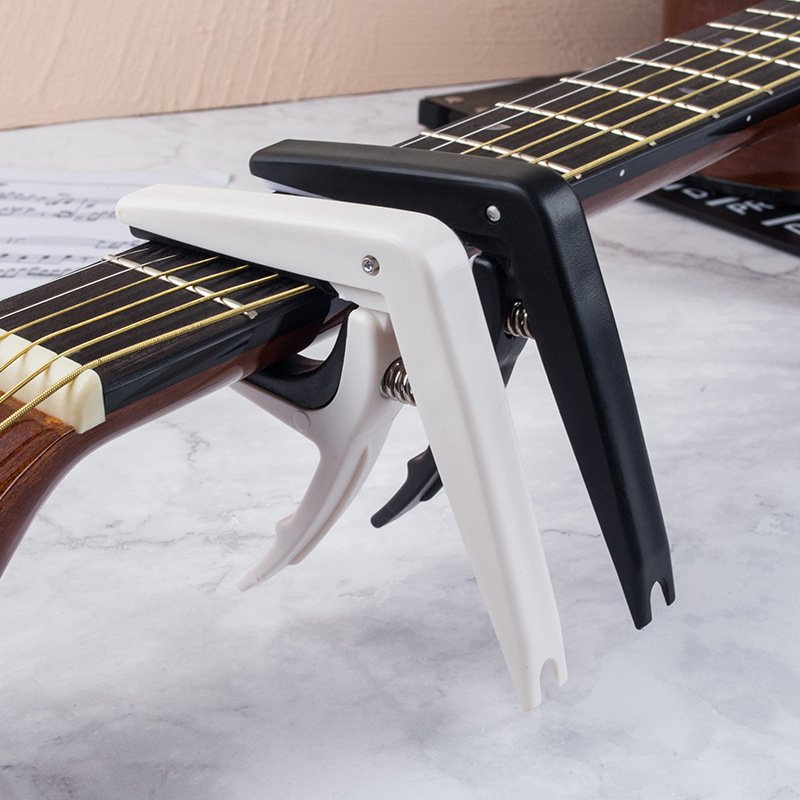Capodastre parfait pour guitare acoustique classique