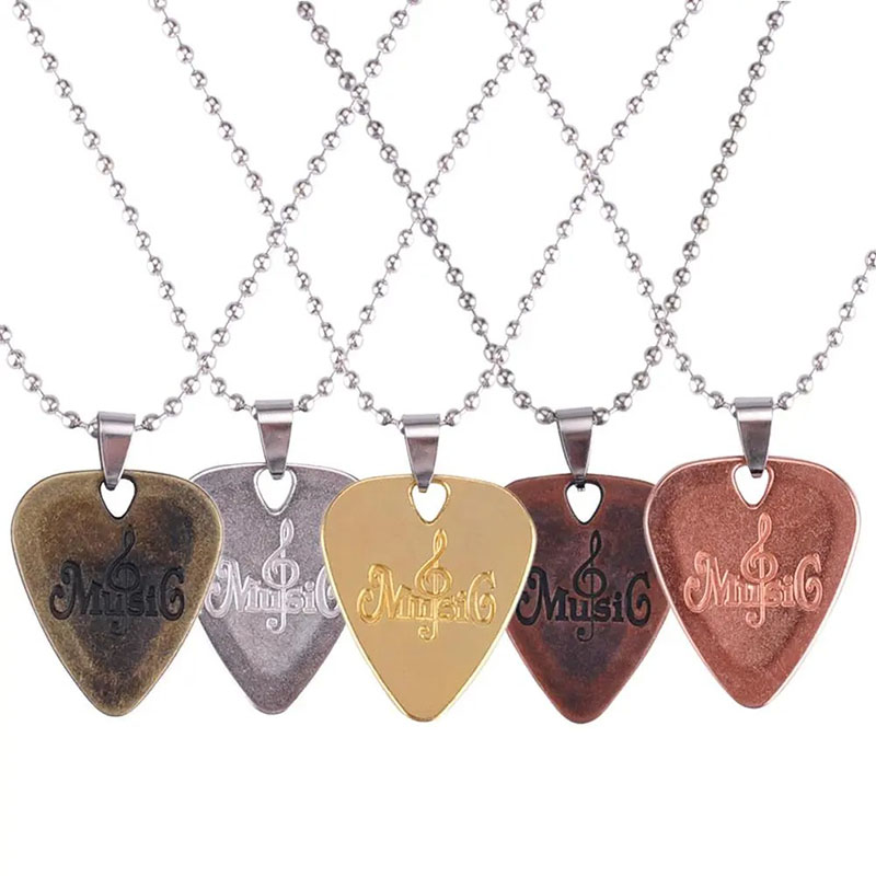 Magnifiques Pendentifs forme médiator en métal - 5 couleurs