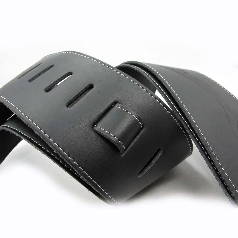 vue Sangle noire en cuir imprimé en relief sceaux discrets