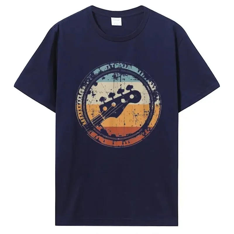 T-shirt bleu marine avec motif tête de guitare basse sur coucher de soleil rétro